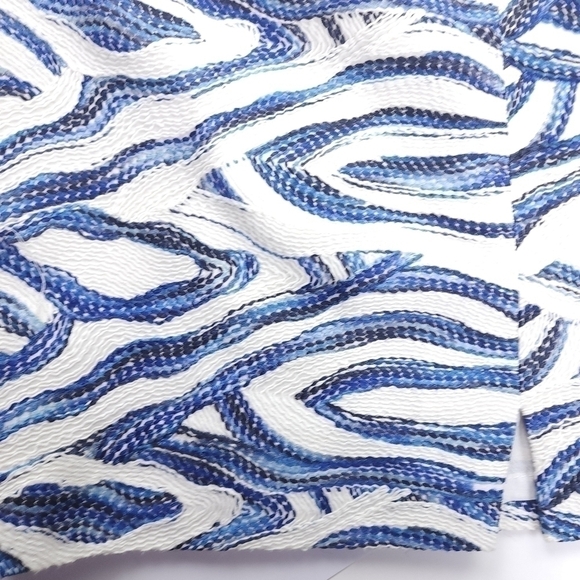 WORTH Blue White Patterned Embroidered Skirt Sz 8 - Picture 12 of 12